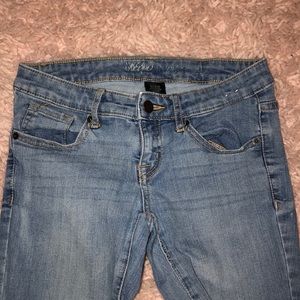 Mossimo Supply Co. Jeans - gently worn mossimo light washed denim jeans Mossimo Supply Co. Jeans - gently worn mossimo light washed denim jeans